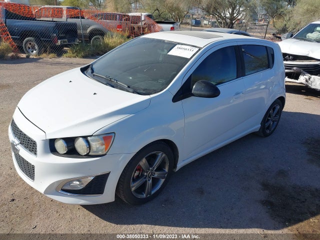 Chevrolet Sonic Rs 2015 1G1JG6SB2F4167617 Image 2