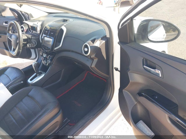 Chevrolet Sonic Rs 2015 1G1JG6SB2F4167617 Image 5