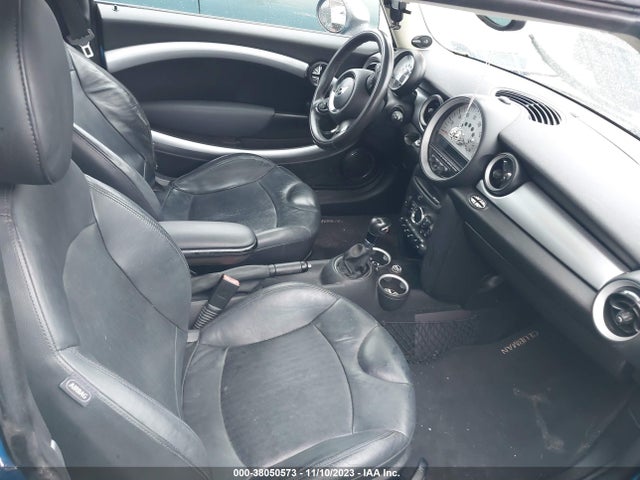 2011 MINI COOPER CLUBMAN WMWZG3C54BTY35125 Photo 4