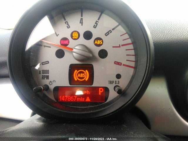 2011 MINI COOPER CLUBMAN WMWZG3C54BTY35125 Photo 6