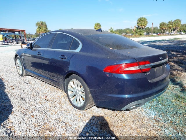 2013 JAGUAR XF SAJWA0E70D8S96806 Photo 2