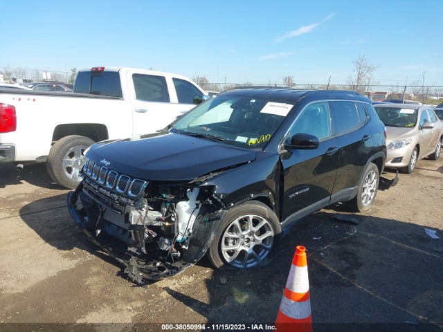 3C4NJDFB7NT211774 Jeep Compass Latitude Lux 4x4