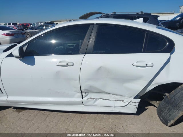 2015 JAGUAR XF 3.0 PORTFOLIO/3.0 SPORT VIN: SAJWJ0FF7F8U76521
