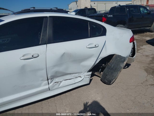 2015 JAGUAR XF SAJWJ0FF7F8U76521 Photo 5