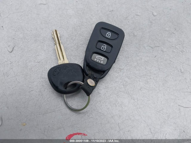 2009 HYUNDAI ELANTRA GLS VIN: KMHDU46D99U636747