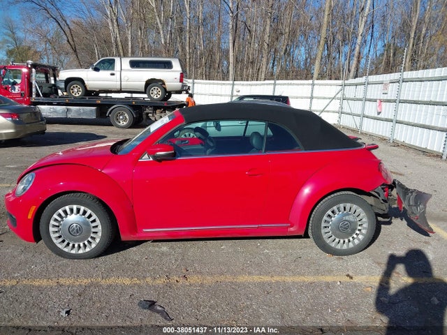 2013 VOLKSWAGEN BEETLE 2.5L VIN: 3VW5X7AT0DM828634
