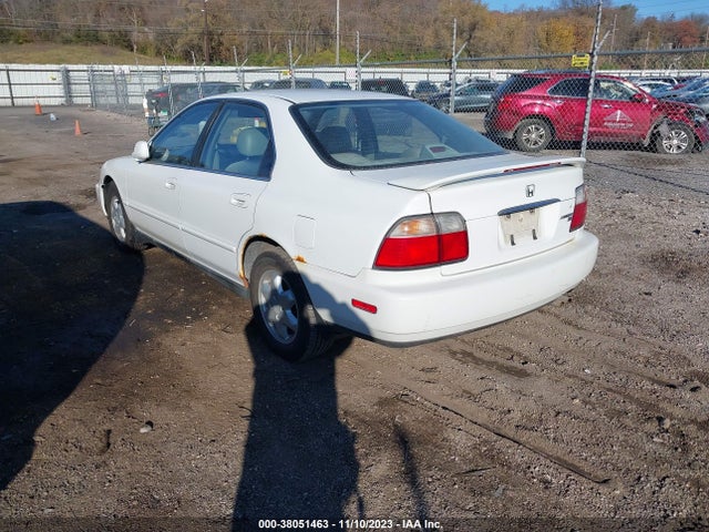 1996 HONDA ACCORD EX/EX-R VIN: 1HGCE6678TA015478