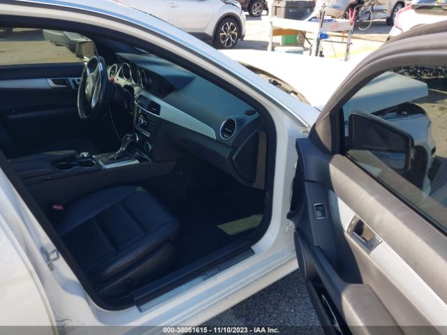 WDDGF8AB2EA890858 Mercedes-Benz C 300 Luxury 4matic