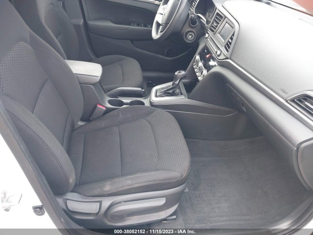 2020 HYUNDAI ELANTRA SE VIN: 5NPD74LF4LH608633