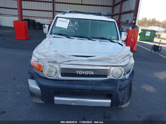 2007 TOYOTA FJ CRUISER VIN: JTEBU11F370098985