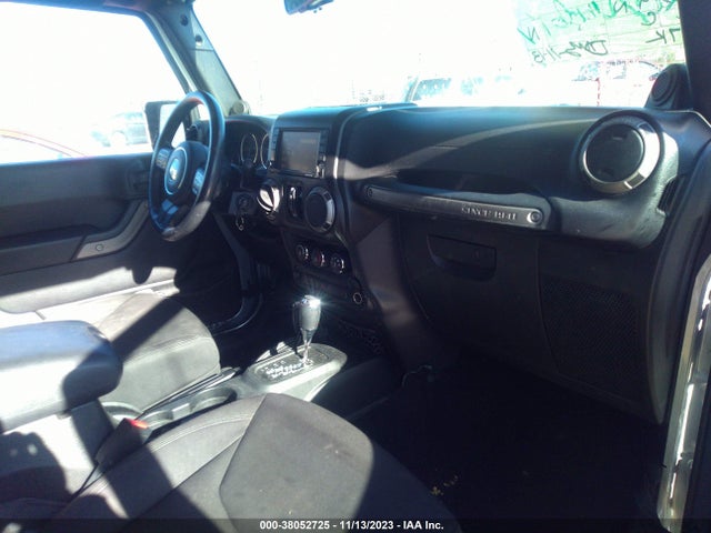 2014 JEEP WRANGLER UNLIMITED SPORT VIN: 1C4BJWDG5EL228100