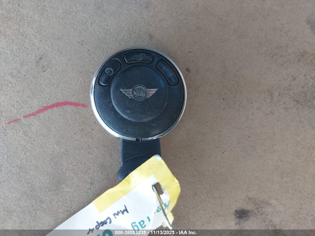 2011 MINI COOPER WMWSU3C59BT097865 Photo 10