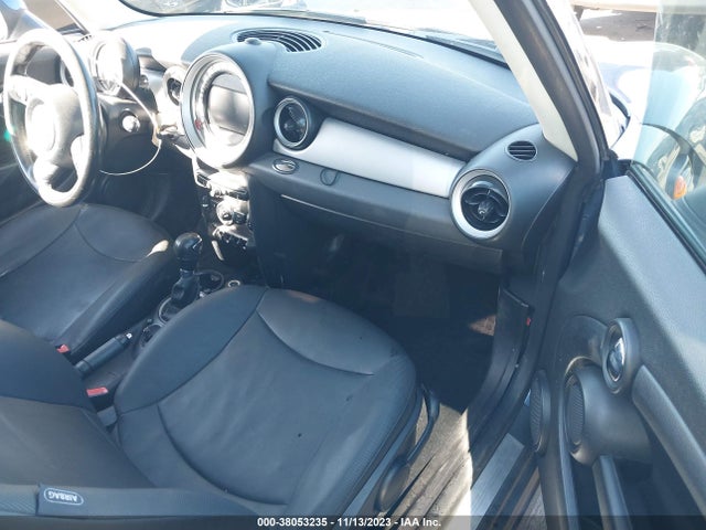 2011 MINI COOPER WMWSU3C59BT097865 Photo 4