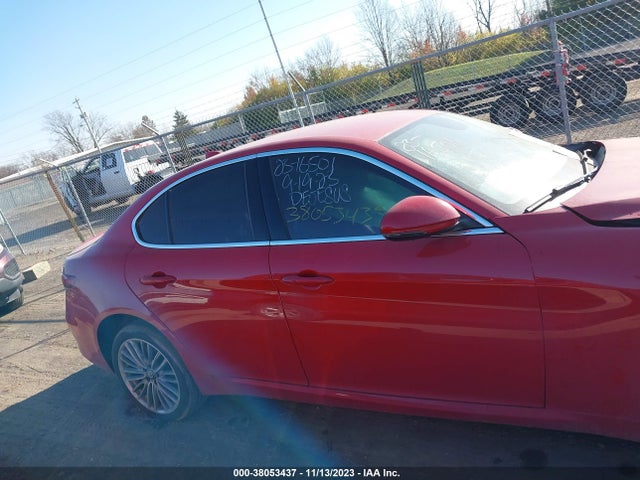 ZARFAEEN8J7565040 Alfa Romeo Giulia Ti Lusso Awd