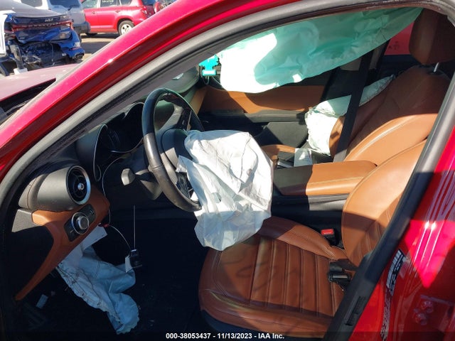 ZARFAEEN8J7565040 Alfa Romeo Giulia Ti Lusso Awd