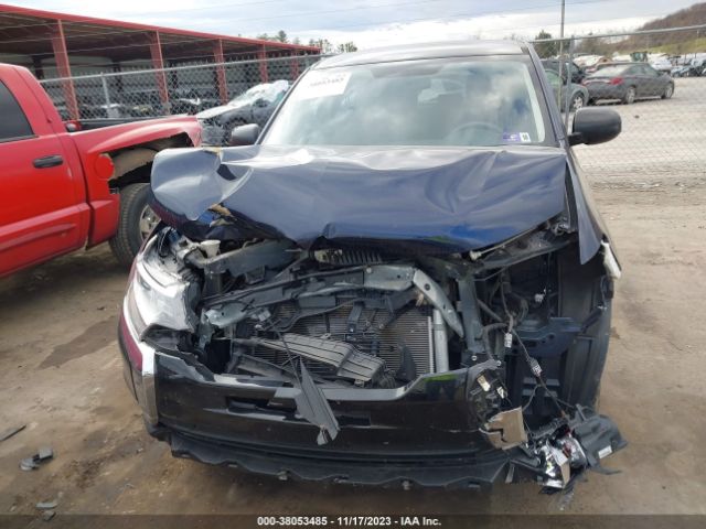 JA4AZ3A31JJ005279 Mitsubishi Outlander Es