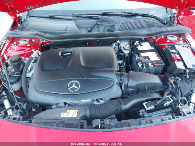 WDDSJ4GB4KN698791 Mercedes-Benz CLA 250 4MATIC