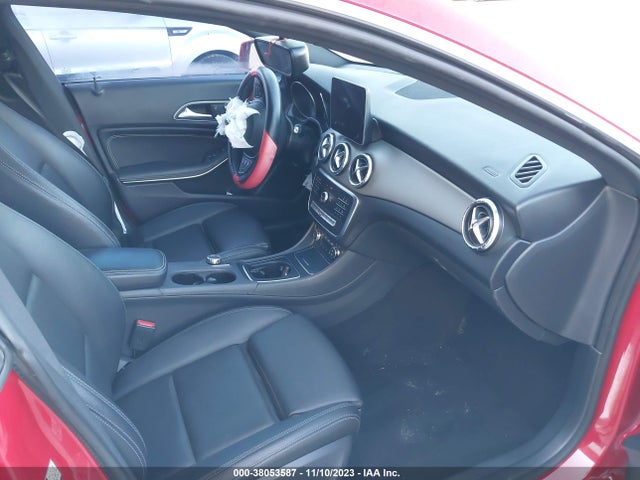 WDDSJ4GB4KN698791 Mercedes-Benz CLA 250 4MATIC