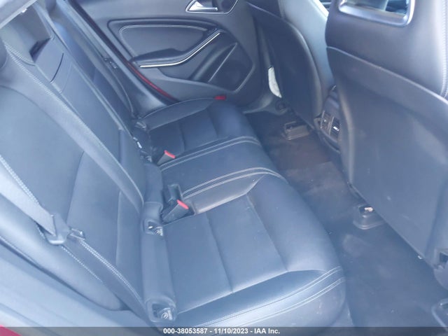 WDDSJ4GB4KN698791 Mercedes-Benz CLA 250 4MATIC