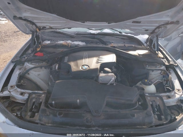 BMW 320i Xdrive 2016 WBA8E5G5XGNT41726 Image 10