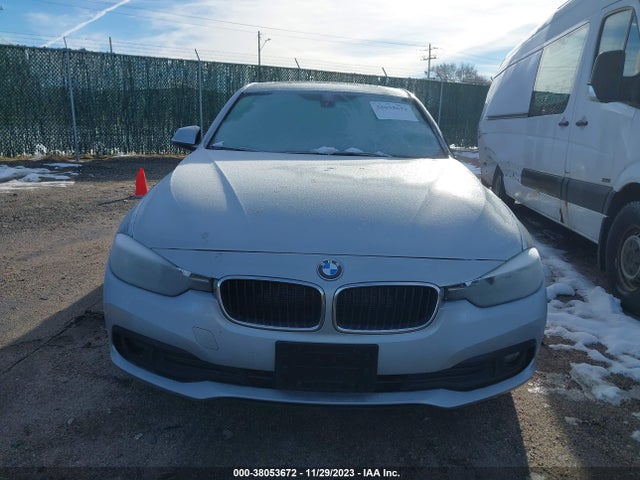BMW 320i Xdrive 2016 WBA8E5G5XGNT41726 Image 12