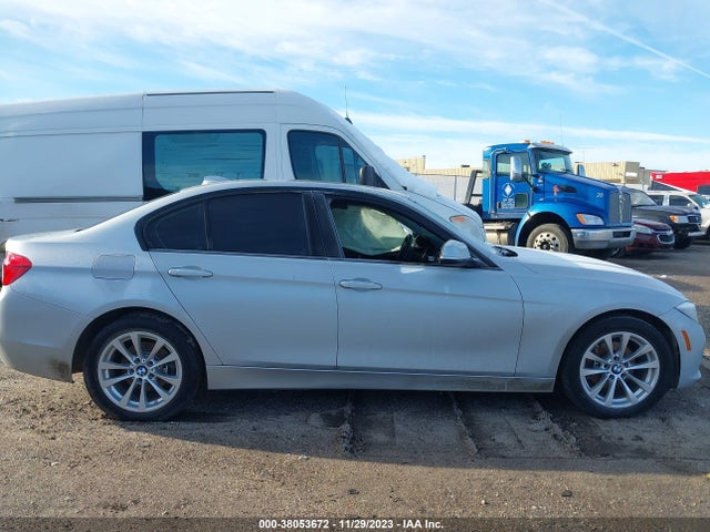 BMW 320i Xdrive 2016 WBA8E5G5XGNT41726 Image 13