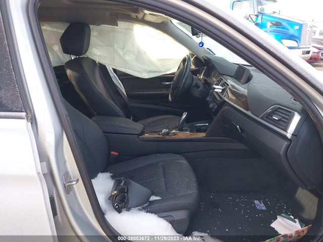 BMW 320i Xdrive 2016 WBA8E5G5XGNT41726 Image 5