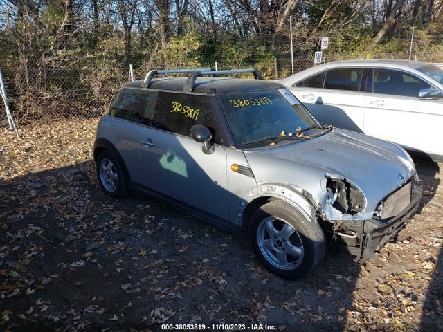 2007 MINI COOPER WMWMF33567TL67631 Photo 0