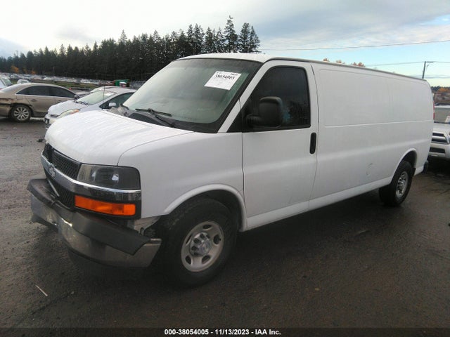 Chevrolet EXPRESS CARGO VAN 2017 1GCWGBFF3H1330234 Image 2