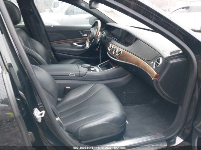 WDDUG8CB0EA048596 Mercedes-Benz S-class S 550