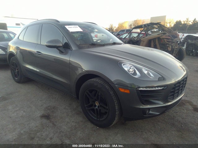 2017 PORSCHE MACAN WP1AA2A54HLB08816 Photo 0