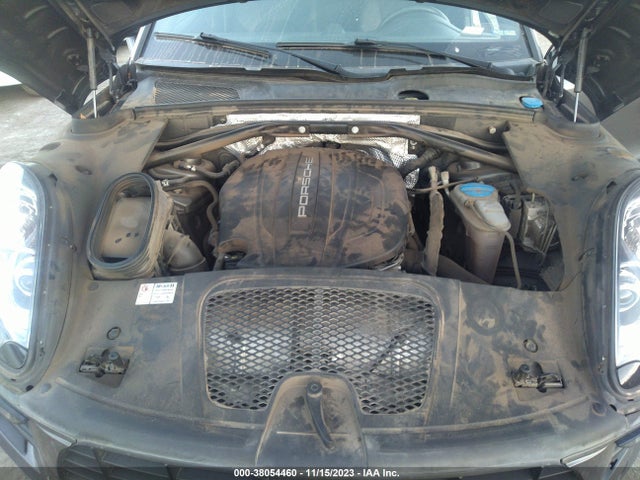 2017 PORSCHE MACAN WP1AA2A54HLB08816 Photo 9