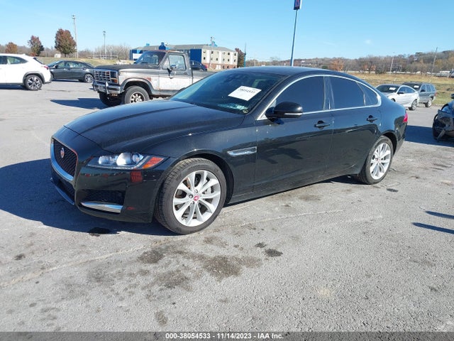 2017 JAGUAR XF SAJBJ4BN4HCY31860 Photo 1