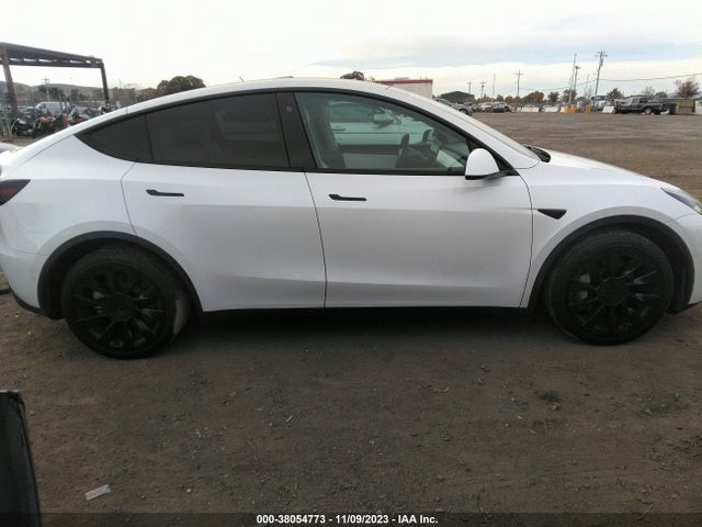 2021 TESLA MODEL Y LONG RANGE DUAL MOTOR ALL-WHEEL DRIVE VIN: 5YJYGDEE2MF216336