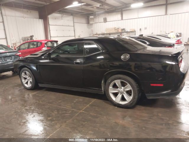 2C3CDZAG1GH352841 Dodge Challenger Sxt