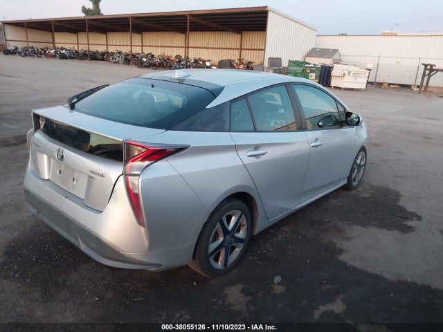 Toyota Prius Three Touring 2016 JTDKARFU7G3002213 Image 4