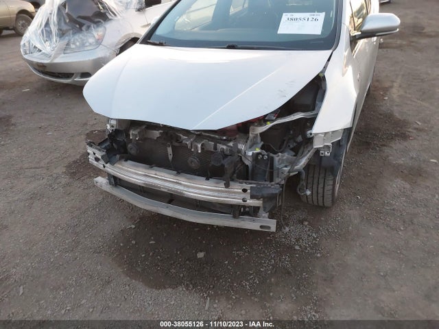 Toyota Prius Three Touring 2016 JTDKARFU7G3002213 Image 6