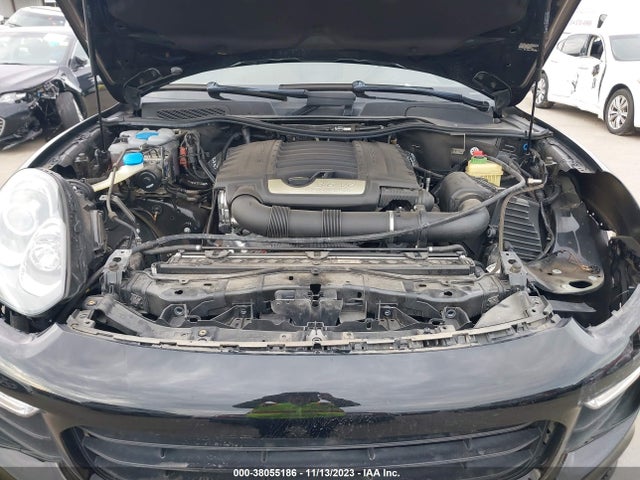 2017 PORSCHE CAYENNE WP1AA2A28HKA89473 Photo 9