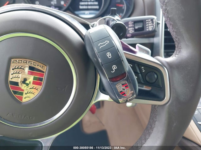 2017 PORSCHE CAYENNE WP1AA2A28HKA89473 Photo 10
