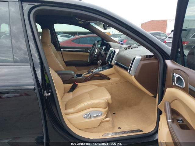 2017 PORSCHE CAYENNE WP1AA2A28HKA89473 Photo 4