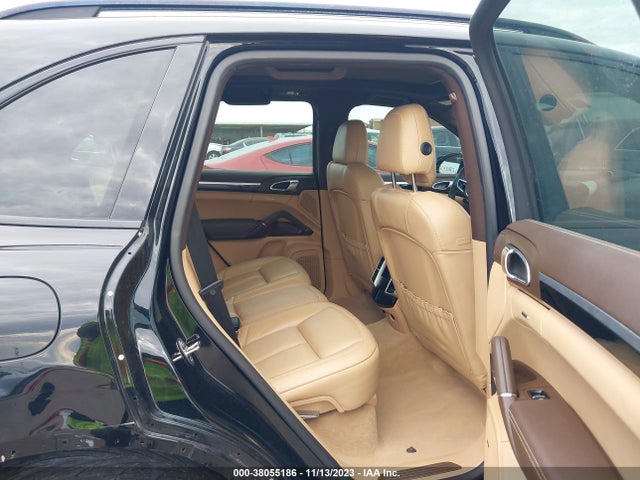 2017 PORSCHE CAYENNE WP1AA2A28HKA89473 Photo 7