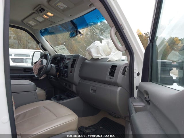 2015 NISSAN NV PASSENGER NV3500 HD SL V8 VIN: 5BZAF0AA1FN851309
