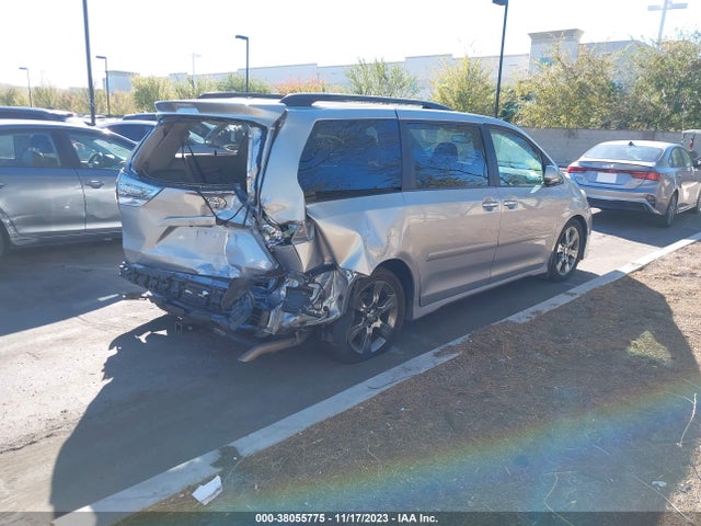 Toyota SIENNA SE 2015 5TDXK3DCXFS678453 Image 4