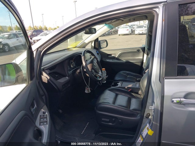 Toyota SIENNA SE 2015 5TDXK3DCXFS678453 Image 5