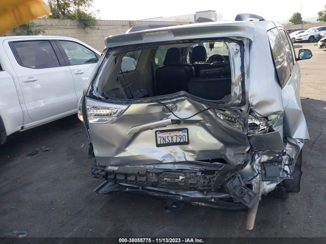 Toyota SIENNA SE 2015 5TDXK3DCXFS678453 Image 6
