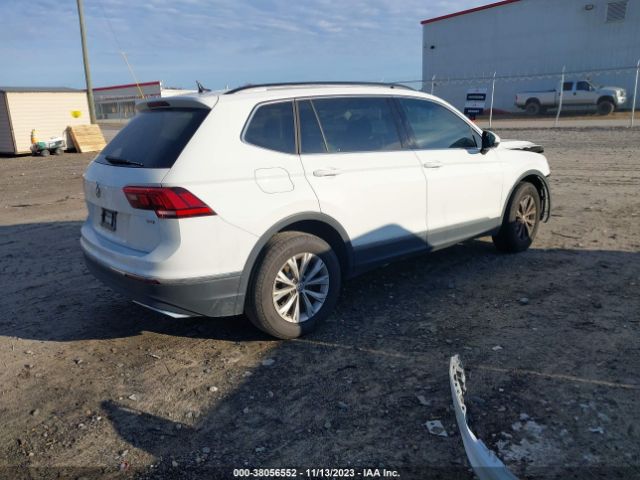 2018 VOLKSWAGEN TIGUAN 3VV3B7AX6JM159259 Photo 3