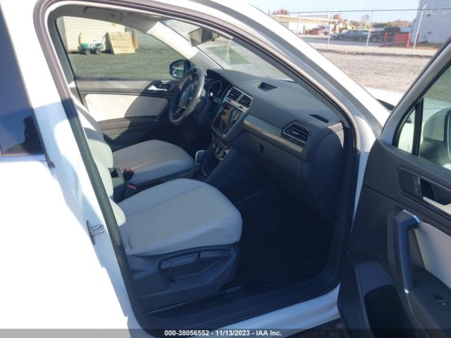 2018 VOLKSWAGEN TIGUAN 3VV3B7AX6JM159259 Photo 4