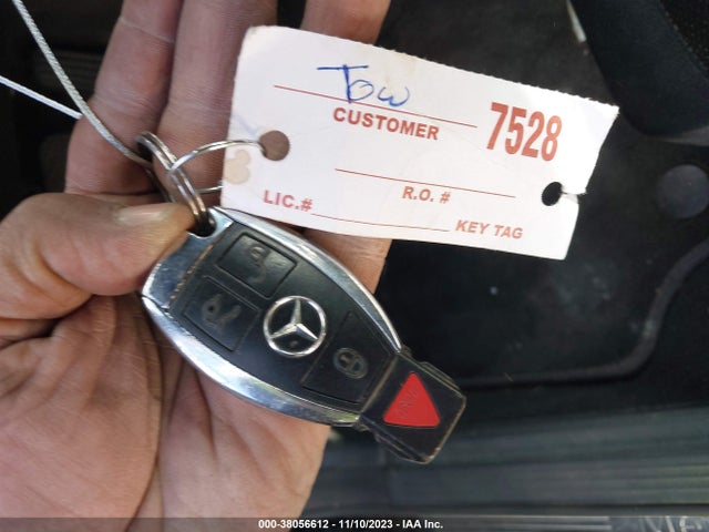 2011 MERCEDES-BENZ E 550 4MATIC VIN: WDDHF9AB5BA429692