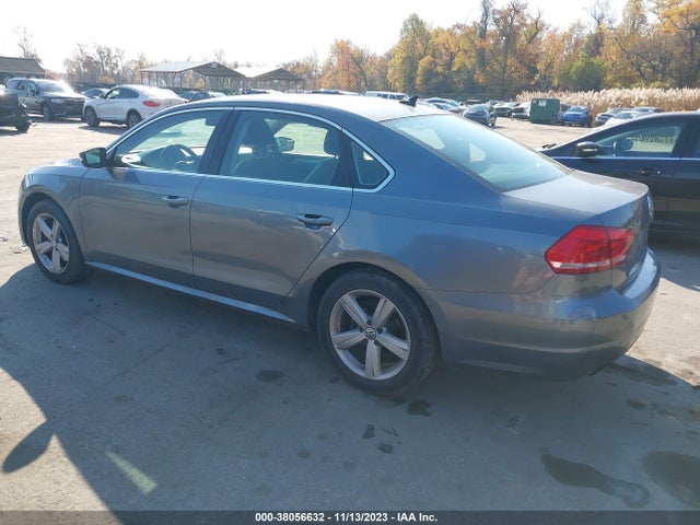 1VWAT7A38EC052170 Volkswagen Passat 1.8t Wolfsburg Edition