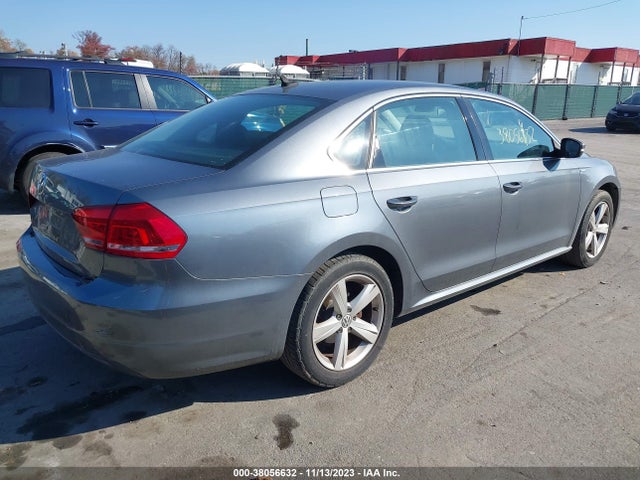 1VWAT7A38EC052170 Volkswagen Passat 1.8t Wolfsburg Edition